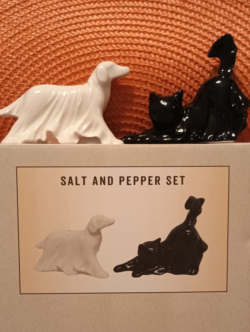 NWT Cracker Barrel Ghost Dog & Cat Salt & Pepper Shaker Set Exclusive